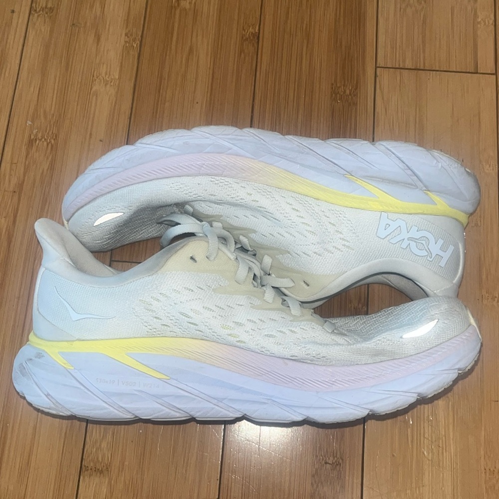 Women’s Hoka Clifton 8